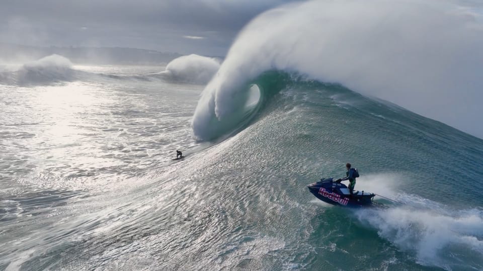 Nazare Big Wave Challenge Gets Yellow Alert, Could Run Saturday in Giant Waves